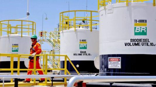 巴西国家石油公司否认政治干预 在投资者不安的情况下撤资