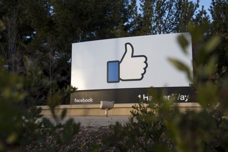 Facebook在销售额超过预期后飙升