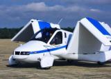 Terrafugia的飞行汽车通过技术升级首次亮相
